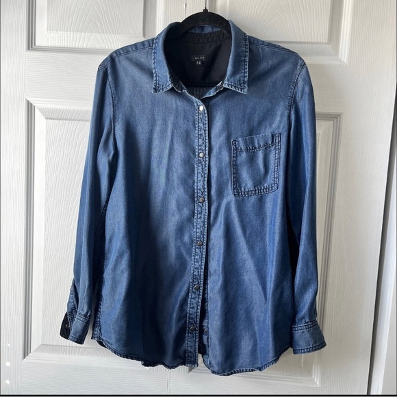 Theory Top Womens XL Blue Oxford Button Up Long Sleeve Preppy Classic - Picture 1 of 3